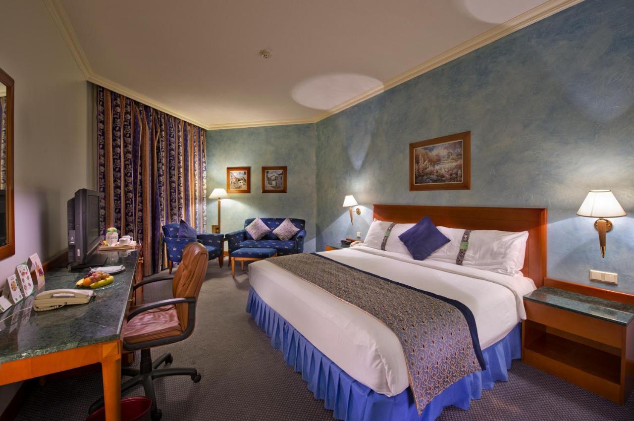 By Ihg Hotel 4*