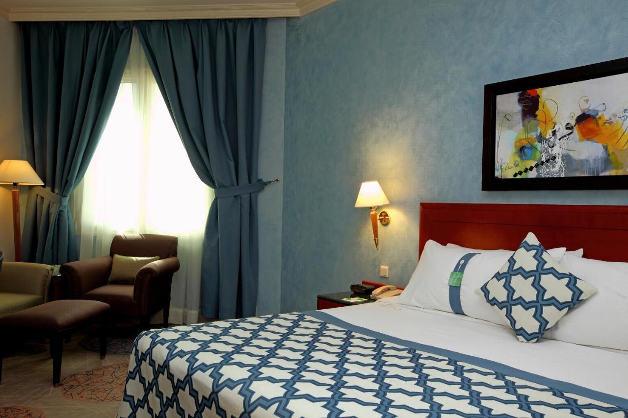 By Ihg 4*