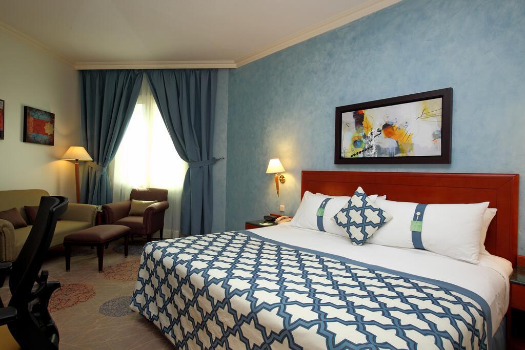 By Ihg Hotel