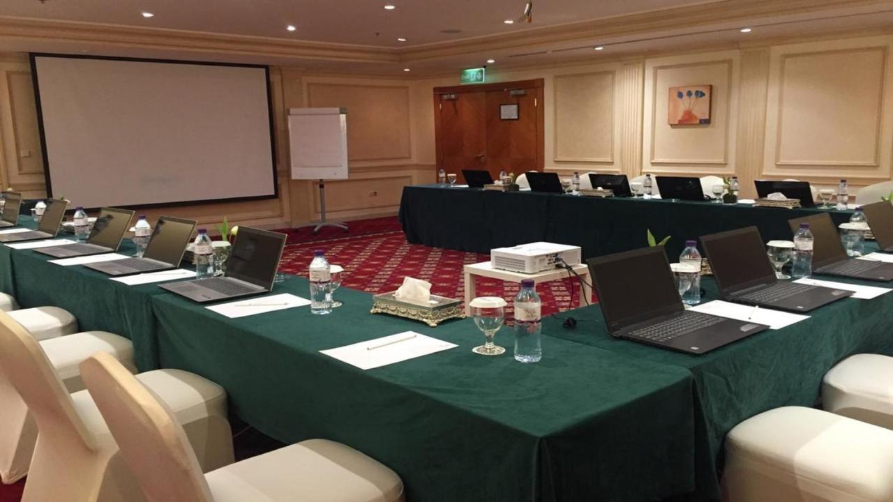 Hotel By Ihg 4*