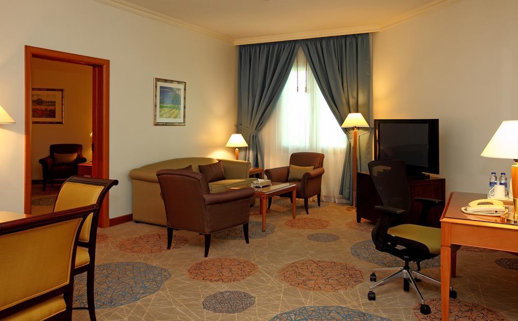 Hotel By Ihg Khobar