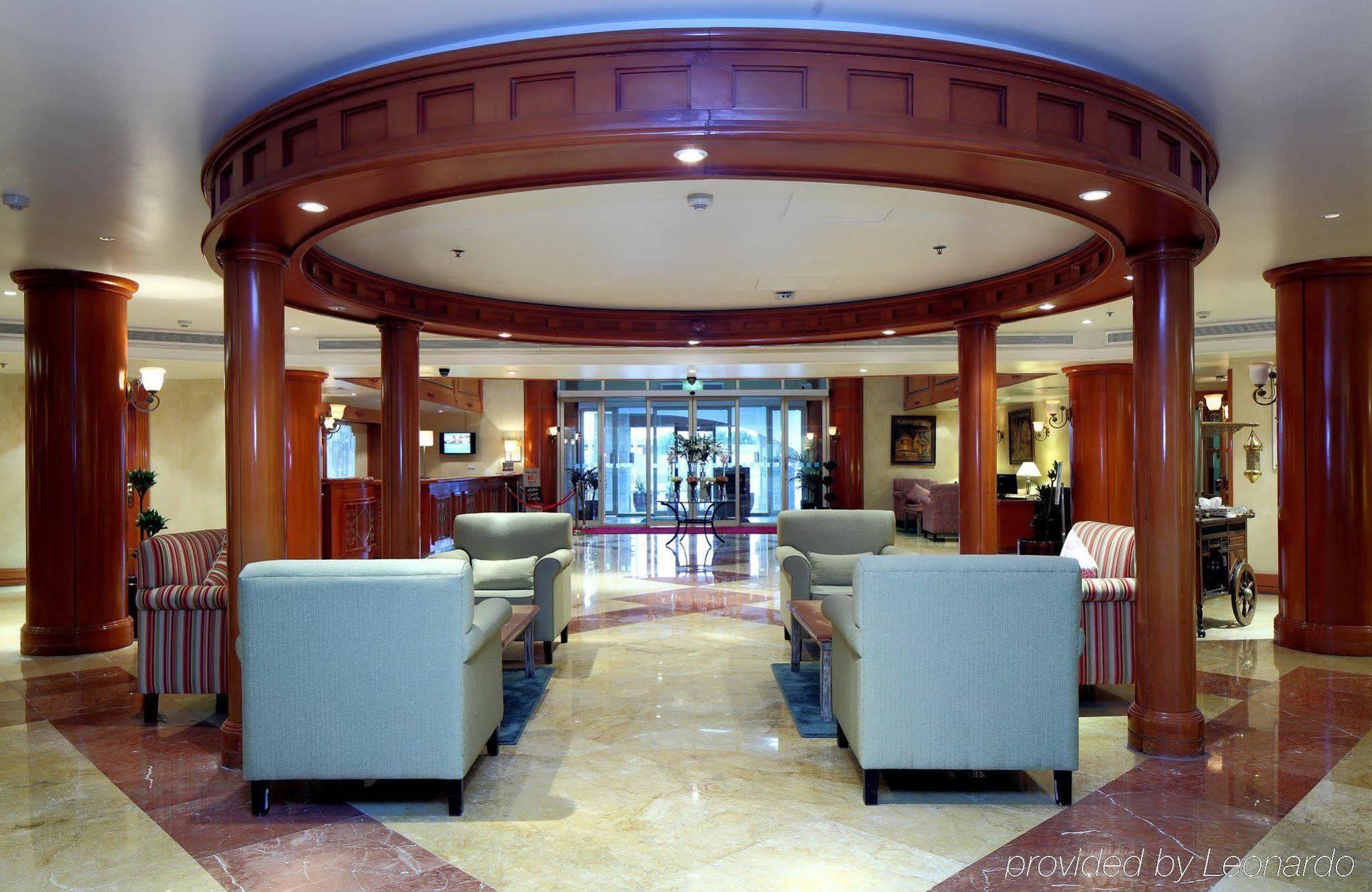 By Ihg